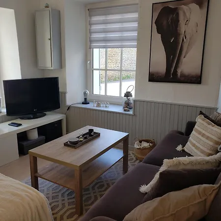 Maison De Charme Avec Terrasse Ver-sur-Mer