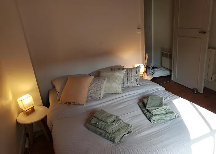 Semesterbostad Maison De Charme Avec Terrasse Ver-sur-Mer