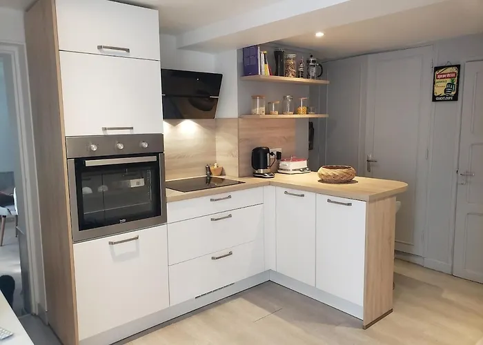 Semesterbostad Maison De Charme Avec Terrasse Ver-sur-Mer