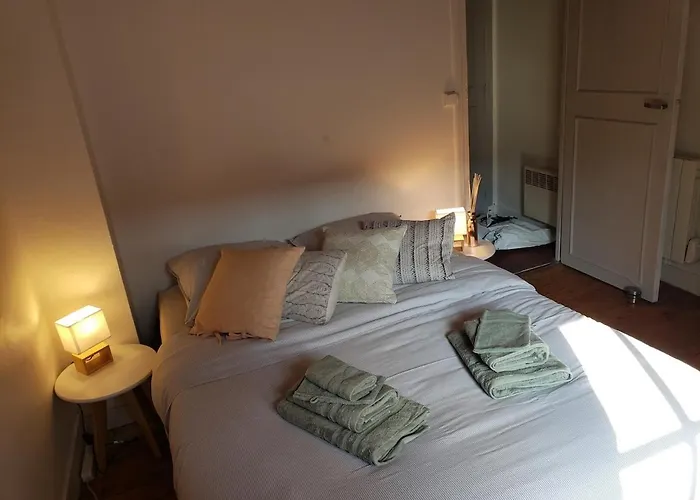 Maison De Charme Avec Terrasse Ver-sur-Mer